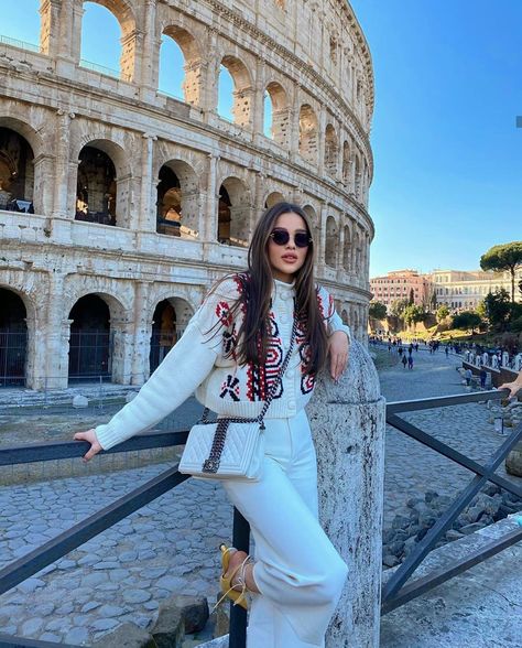 Rome Outfits Winter, Outfits Rome, Rome Italy Outfits, Italy Outfits Fall, Eurotrip Outfits, Winter Outfits Korean, Rome Outfits, Italy Travel Outfit, Rome Photo