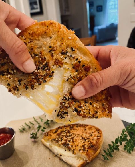 Everything Bagel Seasoning, Cheese Sandwich Recipes, Football Snacks, Grilled Cheese Sandwiches, Bagel Seasoning, Bagel Recipe, Grilled Cheese Recipes, Half Baked Harvest, Skirt Steak