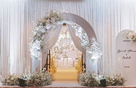 Wedding Decor Entryway, Outdoor Wedding Entrance Ideas Entryway, Wedding Hall Entrance Decorations, Wedding Entrance Decor Entryway, Entrance Wedding Decor, Reception Entrance Decor, Wedding Entryway, Passage Decor, Outdoor Wedding Entrance