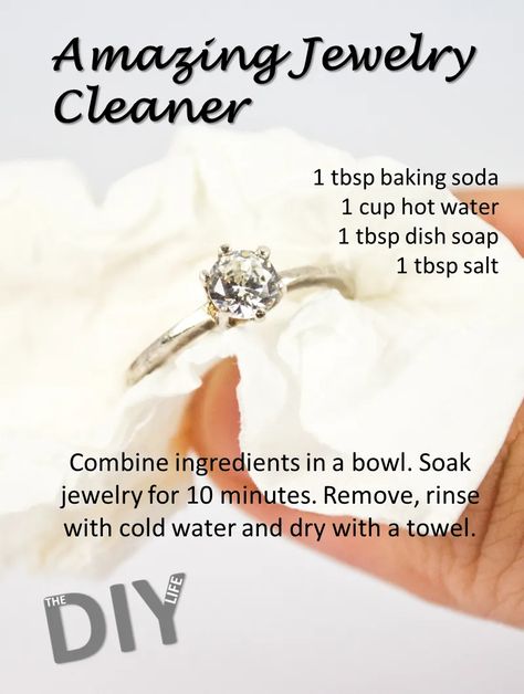 Wedding Ring Cleaner, Diamond Ring Cleaner, Best Jewelry Cleaner, Ring Cleaner, Homemade Jewelry Cleaner, Jewelry Cleaner Diy, Jewelry Knowledge, Easy Cleaning Hacks, Diy Cleaning Solution