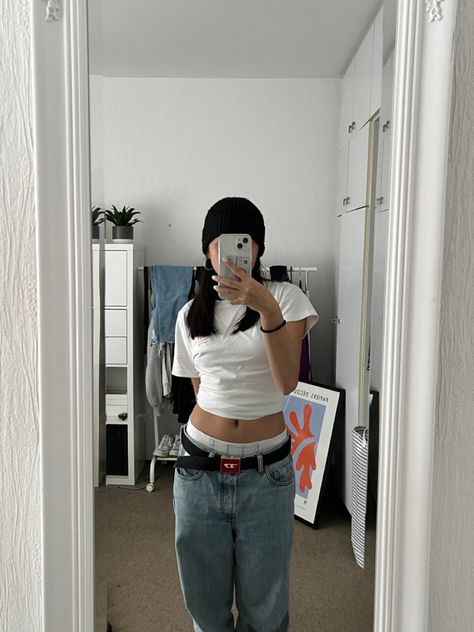 diesel bell  mirrorselfie beanie room Double Belt Outfits, Diesel Belt Outfit, Diesel Belt, Belt Outfit, Outfit Inspo Spring, Double Belt, Red Belt, Ootd, Outfit Inspo