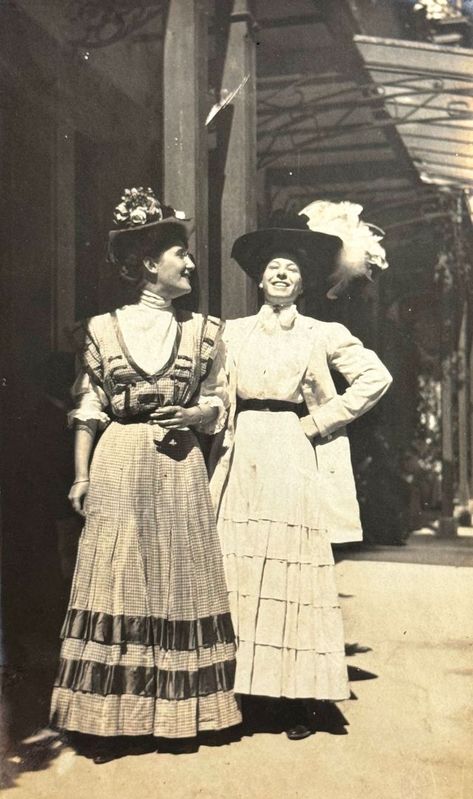 Amazing Photos Show What Daily Life of Women Looked Like During Edwardian Era ~ Vintage Everyday Edwardian Era Aesthetic, Edwardian Inspired Fashion, Edwardian Photos, Edwardian England, Societal Expectations, St Agnes, Wealthy Women, The Edwardian Era, Black And White Landscape