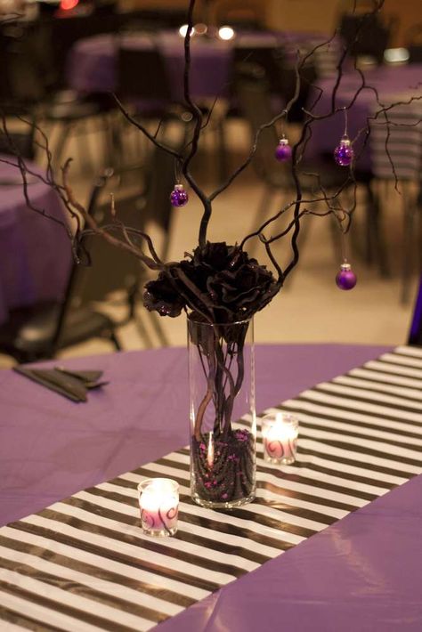 Nightmare Before Christmas Birthday Party Ideas | Photo 18 of 25 | Catch My Party Nightmare Before Christmas Party, Nightmare Before Christmas Wedding, Nightmare Before Christmas Nails, Dekorasi Halloween, Nightmare Before Christmas Decorations, Halloween Themed Wedding, Nightmare Before Christmas Halloween, Adornos Halloween, Christmas Birthday Party