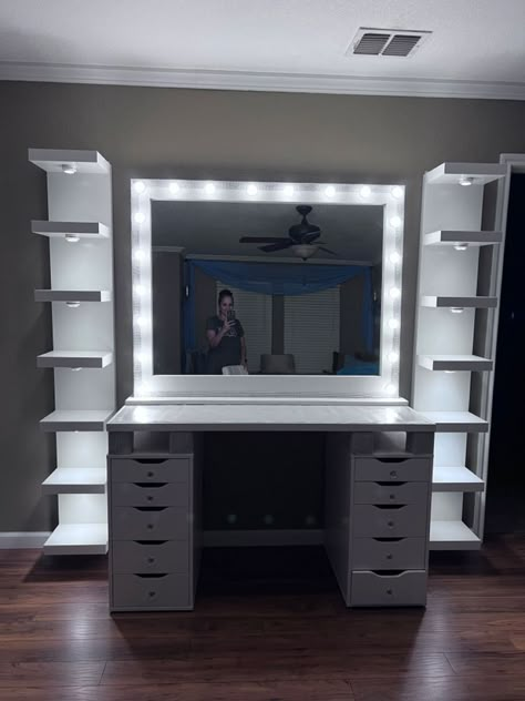 Big Vanity Ideas Bedroom, Vanity Ikea Ideas, Ikea Makeup Vanity Ideas, Room Setup Ideas Bedrooms, Vanity Setup Ideas, Ikea Vanity Ideas, Ikea Vanity Hack, Glam Makeup Vanity, Decent Bed Design