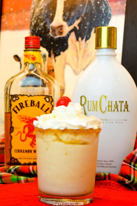 Cinnamon toast crunch milkshake is Fireball whiskey and Rumchata blended together with vanilla ice cream to create a heavy-handed frozen drink. #Milkshake #Rumchata #Fireball #Booze #Drinks #Cocktails Christmas Rumchata Drinks, Fireball Recipes, Fireball Drinks, Rumchata Recipes, Fireball Whiskey, Ice Cream Drinks, Frozen Drink, Liquor Drinks, Cinnamon Toast Crunch