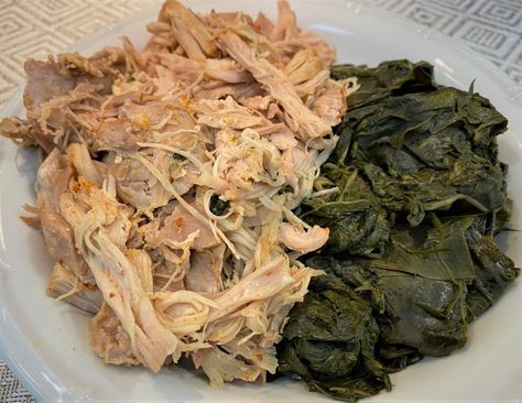 Kalua Chicken w/ Luau (Taro) Leaves - Som Good Hawaii Kalua Chicken, Gandule Rice Recipe Hawaii, Gandule Rice, Cabbage Slow Cooker, Taro Leaves, Garlic Fried Rice, Chicken And Cabbage, Hawaii Food, Good Products