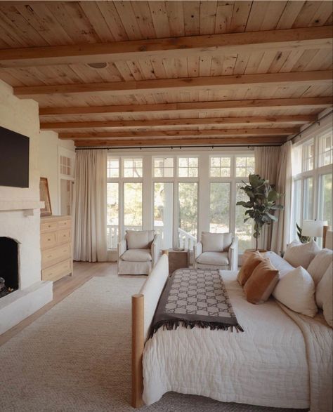 Calm Bedroom Ideas Master Suite, Rustic European Bedroom, Ranch House Aesthetic, White With Wood Accents, Coastal Living Room Decor, Rustic Farmhouse Interior, Casa Country, Cottage Bedroom, Dream House Interior