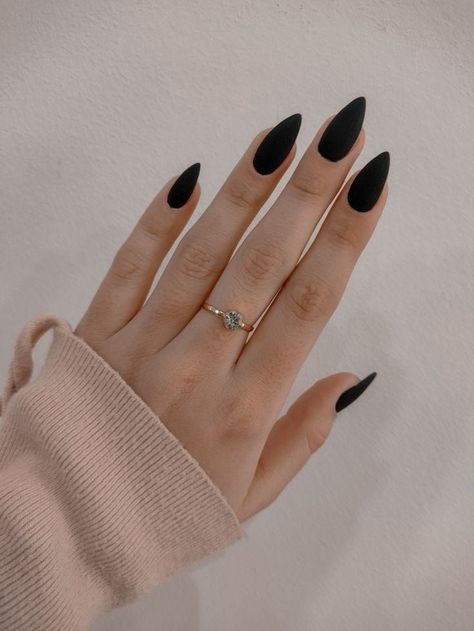 Black Nails Stiletto Short, Jesus Nails, Gel Nails Shape, Acrylic Nails Almond Shape, Beach Nail, Pointy Nails, Black Acrylic Nails, Punk Nails, Nude Nail Designs