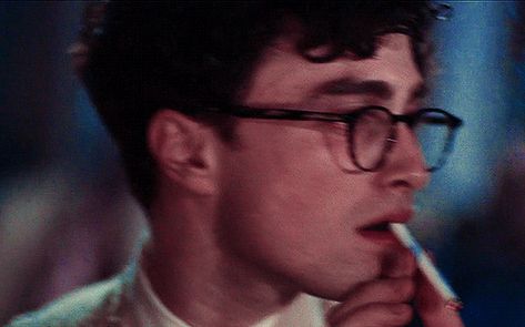 kill your darlings (2013) dir. john krokidas Kill All Your Darlings, Kill Your Darlings Daniel Radcliffe, Kill Your Darlings Kiss, Allen Ginsberg Kill Your Darlings, Daniel Radcliffe Kill Your Darlings, Kill Your Darlings Aesthetic, Dark Academia Gif, Daniel Rad, Lucien Carr