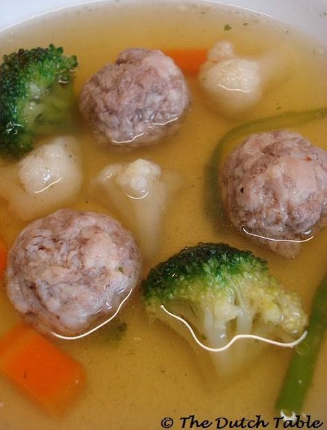 Discover Holland's best kept secret: its food! The Dutch Table is the most extensive online resource for traditional Dutch food recipes. Dutch Meatball Soup, Dutch Food Recipes, Small Meatballs, Typical Dutch Food, Dutch Cuisine, Dutch Food, Meatball Soup, Dutch Recipes, Evening Meals