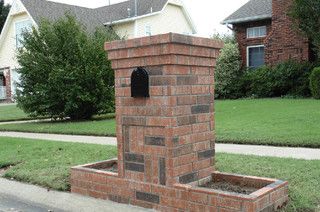 Brick Mailbox With Planter, Brick Mailbox Ideas, Mailbox Brick, Brick Mailbox Designs, Mailbox On House, Brick Mailboxes, Modern Landscape Design Front Yard, Mailbox Designs, Stone Mailbox