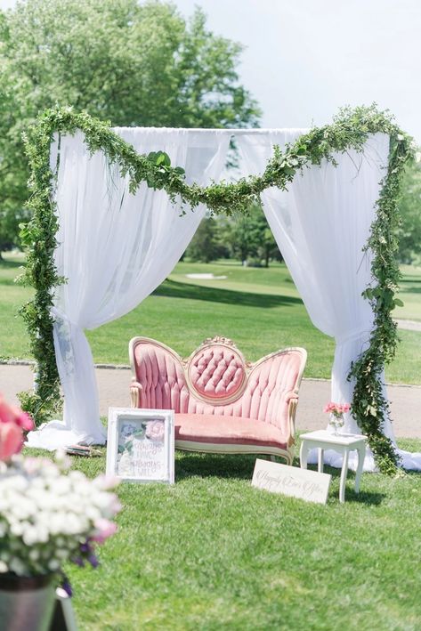 Elegant Country Club Bridal Shower with a Flower Bar Shower Seating Ideas, Baby Shower Seating Ideas, Bridal Shower Seating, Bridal Shower Chair, Shower Seating, Brides Chair, Free Wedding Templates, Shower Flowers, Bridal Shower Inspo