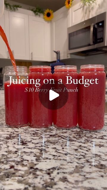 Keshia | Juiceologist🍋 on Instagram: "Juicing on a budget: $10 Berry Fruit Punch☺️  Recipe: 1 Small Watermelon 1 Whole Pineapple 1 carton (6 oz) Blackberries 1 carton (16 oz) Strawberries Makes about 64 oz (my bottles are 16oz)   These ingredients were under $10 for a nice amount of juice & it tastes SO GOOD! This is a perfect lil punch for the kiddies or cute sangria mix lol🍹  Want to see more low cost juice recipes? Let me know in the comments☺️  #juice #juicing #watermelon #fruitpunch #budget" Watermelon And Strawberry Juice, Juicing Watermelon Recipes, Berry Juice Recipe, Juicing Watermelon, Juice Diet Recipes, Sangria Mix, How To Make Juice, Watermelon Juice Recipe, Fruit Punch Recipe