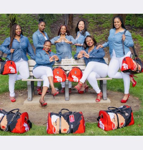 Deltaversary Ideas, Sorority Paraphernalia, Delta Girl, Delta Sorority, Theta Sorority, Delta Sigma Theta Sorority, Delta Sigma Theta, New Class, Photoshoot Poses