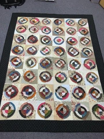 Bullseye Quilt, Circle Quilt Patterns, Yo Yos, Scrap Busters, Circle Quilts, Raw Edge Applique, Bear Quilts, Quilt Tutorial, Old Quilts