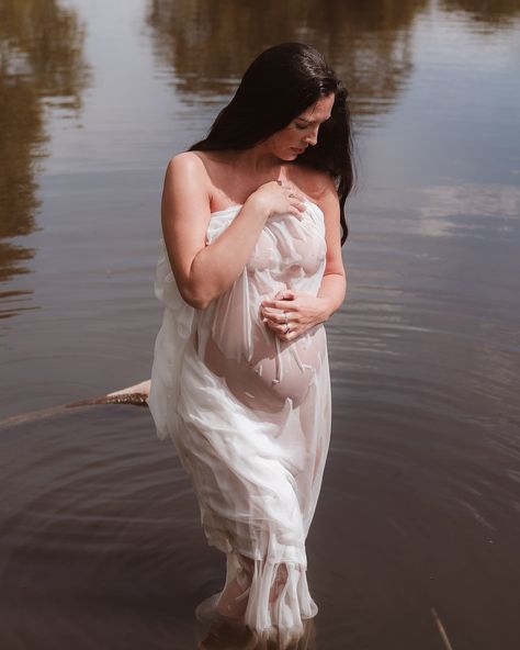 Your body, your womb is my first home.. my first shelter.. We’re one..I am you and you are me.. #pregnancyjourney#londonmaternityphotographer#wildwoman#homebirths#londonbirthphotographer#londonmaternityphotography#wildpregnancy Earth Mother, My First Home, Moon Witch, White Moon, Mother Goddess, Brand Photoshoot, Pregnancy Journey, The Divine Feminine, Pregnant Belly