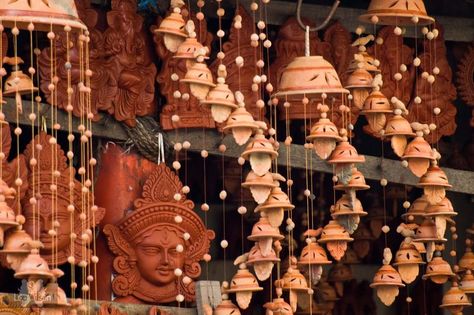 terracotta wind chimes Indian Lanterns, Terracotta Decor, Indian Arts, Indian Arts And Crafts, Asian Furniture, Ap Studio Art, House Plants Decor, Indian Textiles, Indian Decor