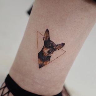 Small Dog Tattoo, Tattoo Perro, Tatoo Dog, Woman Tattoos, Chihuahuas Dogs, Chihuahua Tattoo, Pikachu Tattoo, Tier Tattoo, Dog Memorial Tattoos