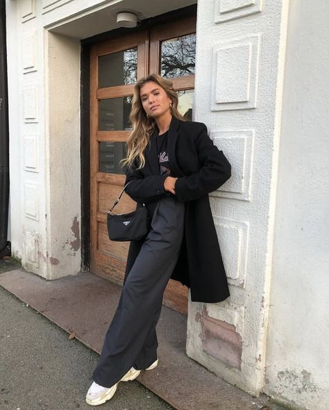 Mode Dope, Young Professional Outfits, Matilda Djerf Style, Skandinavian Fashion, Matilda Djerf, Easy Style, Foto Casual, Mode Ootd, Outfit Look