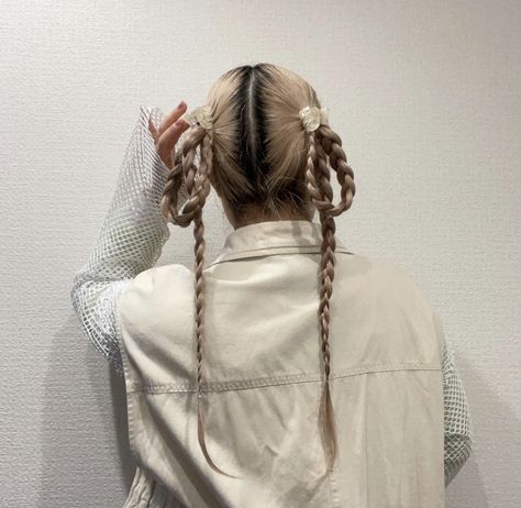 Editorial Hair, Kawaii Hairstyles, Hair Arrange, Ribbon Hairstyle, Peinados Fáciles Para Cabello Corto, Work Hairstyles, In Your Face, Hair Stylist Life, Hairdo For Long Hair