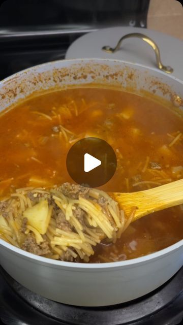 Vanessa Wildman on Instagram: "Making fideo con carne y papas #fideo #recipe #fyp #explore" Fideo Recipe Mexican With Ground Beef And Potatoes, Fideo Recipe Mexican, Fideo Recipe, Papa Recipe, Fast Good, Pie Crust Recipe Easy, Ground Beef And Potatoes, Cheap Dinners, Tasty Pasta