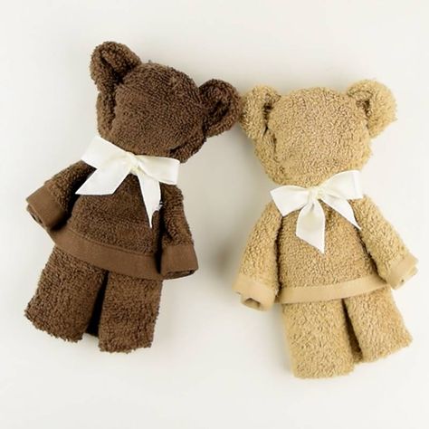 https://www.facebook.com/BabyFirstTV/videos/10154447498789586/ Washcloth Teddy Bear, Perlengkapan Bayi Diy, Washcloth Animals, Washcloth Crafts, Diy Teddy Bear, Towel Animals, Diy Baby Shower Gifts, Cadeau Baby Shower, Operation Christmas Child