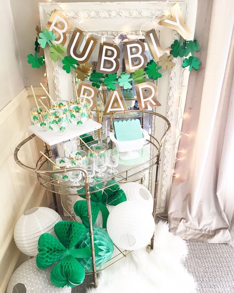 Saint Patricks Party Ideas, St Pattys Party, Birthday Cake For Father, Birthday Party Ideas For Adults, Ideas For Birthday Party, St Patricks Day Party, Irish Party, Party Ideas For Adults, St Patrick's Day Decorations