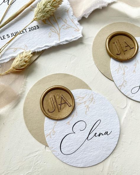 Wax Seal Place Cards, Placecards Wedding, Wedding Name Tags, Me And My Husband, Wedding Place Names, Wedding Table Names, Wedding Name Cards, Card Table Wedding, Name Place Cards