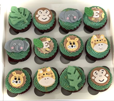 Jungle Theme Cupcakes Safari Party, Safari Themed Cupcakes, Jungle Theme Cupcakes, Jungle Cupcakes, Safari Cupcakes, Floral Cake Design, Pokemon Themed Party, Wild Birthday Party, Fox Birthday