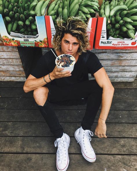 @haleiwabowls best bowls in the world ;) #Molchbowl Jay Alvarez, Jay Alvarrez, Surfer Guys, Surfer Boys, Converse Outfits, Funny Guy, Sneaker Outfits, Streetwear Mode, Corte De Cabelo Masculino