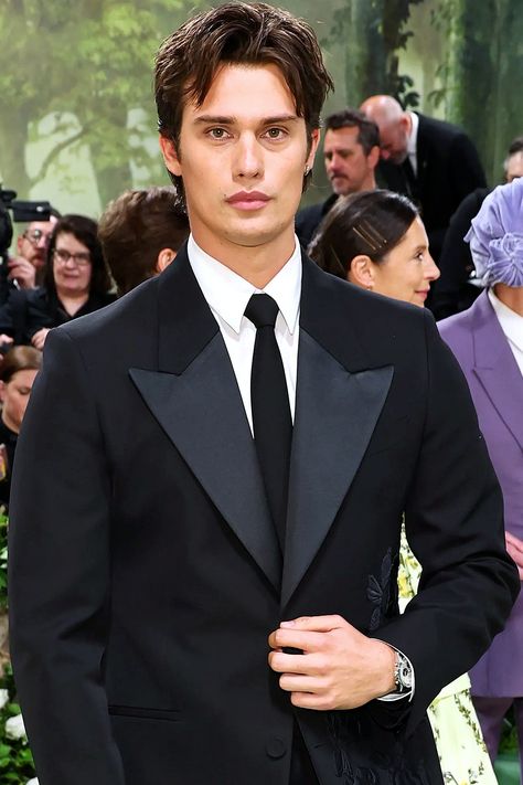 Nicholas Galitzine | Met Gala Celebrating “Sleeping Beauties: Reawakening Fashion” in New York City | May 06, 2024 Nicholas Galitzine Met Gala, Reawakening Fashion, Fashion In New York, Austin Stowell, Nick Galitzine, Goran Višnjić, Wilson Bethel, David Giuntoli, Sasha Roiz