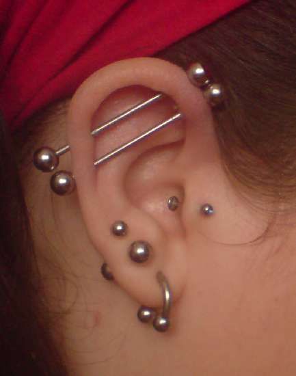 Double Conch, Scaffold Piercing, Scaffolding Piercing, Ear Peircings, Cool Ear Piercings, Cool Piercings, Industrial Jewelry, Industrial Piercing, Piercing Ring