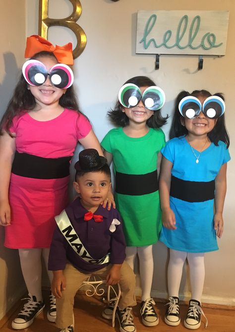 Powerpuff girls and the mayor costume DIY with T-shirt and printable eyes attached to sunglasses Powerpuff Girls Costume Kids, Powderpuff Costume Ideas, Diy Powerpuff Girls Costume, Zombie Costumes Diy, Powerpuff Girls Costume Diy, Powder Puff Girls Costume, Powerpuff Girls Diy, Mayor Costume, Powerpuff Costume