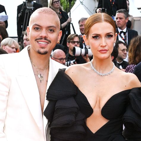 Ashlee Simpson Shares the Secret to Her and Evan Ross' Decade-Long Romance Absolut Elyx, Evan Ross, Ashlee Simpson, Pete Wentz, Celebrity Lifestyle, Famous Couples, Celebrity Kids, Celebrity Interview, Celebrity Entertainment