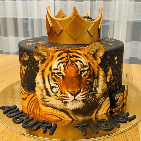 Tiger Cake Design, Cake With Tiger, Tiger Cake Ideas, Tiger Birthday Party Ideas, Tiger Cakes, Tiger Birthday Cake, Africa Cake, Cake Design Images, Cake Design For Men