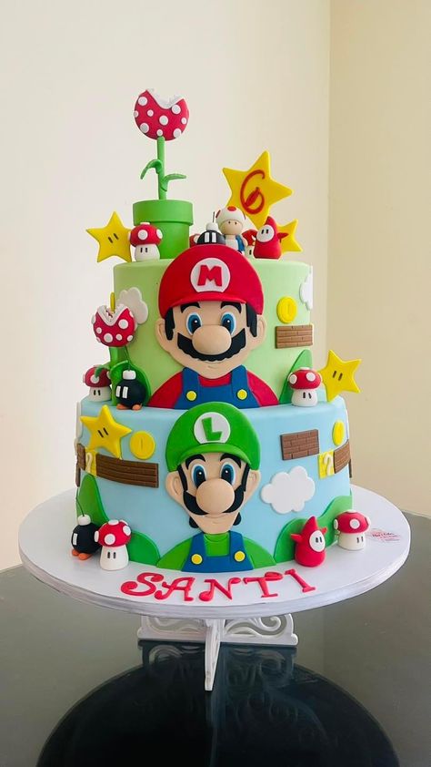 Mario Hat Cake, Mario Brothers Cake Ideas, Mario Luigi Cake, Super Mario Cake Ideas, Mario And Luigi Cake, Mario Brothers Cake, Super Mario Birthday Cake, Super Mario Bros Cake, Luigi Cake