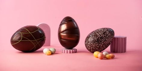 Best Easter eggs Egg Food Photography, Egg Photography, Animal Easter Eggs, Best White Chocolate, Egg Food, Salted Caramel Popcorn, Eggs For Easter, Vegan Easter, Easter Photography