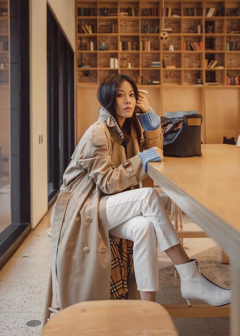 The Westminster - http://tsangtastic.com | Instagram @tsangtastic  burberry westminster trench coat, trench coat outfit, drop shoulder trench Jenny Tsang, Mode Dope, Trench Outfit, Plaid Trench Coat, Look Adidas, Look Office, Burberry Outfit, Beige Trench Coat, Trench Coat Outfit