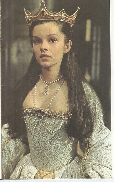 Anne Boleyn coronation costume in Anne of a Thousand Days Anne Of A Thousand Days, Genevieve Bujold, Anne Of The Thousand Days, Coronation Gown, Tudor Fashion, Tudor Era, Tudor History, Lauren Bacall, Elizabeth I