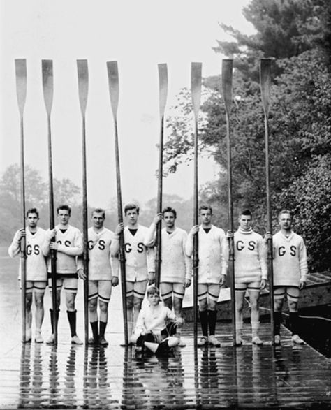 1920s rowing Rowing Photography, Rowing Crew, Rowing Team, Rowing Club, Ivy Style, Boat Race, Surfing Waves, Team Photos, Sports Photos