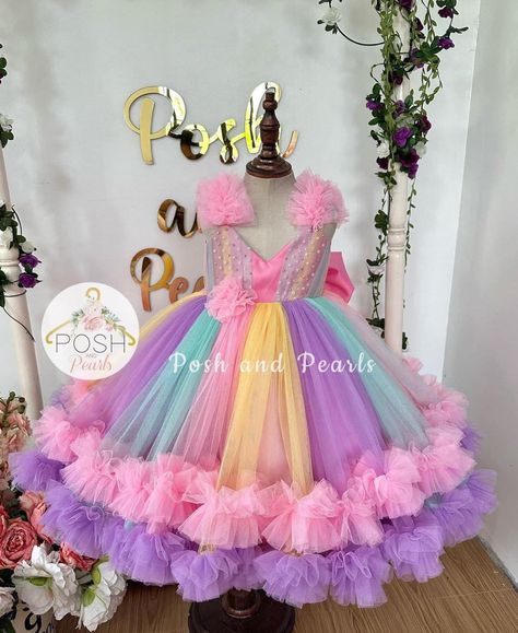 Birthday Accessories, Kids Fashion Dress, Craft Show Ideas, 4th Birthday, Birthday Outfit, Kids Birthday Party, Kids Party, Kids Fashion, Fashion Dresses