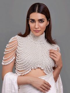 DesignerplanetFashion and Beauty Blog : Pearl Cape Aesthetics is a hot trend taking over Bollywood Indian Fashion Lehenga, White Saree Wedding, Pearl Cape, Machi Work, Saree White, Pearl Blouse, Chinese Fancy Dress, Wedding Wear Saree, Pakistan Wedding