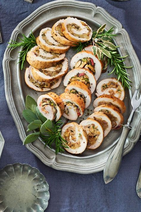 Turkey Roulade 3 Ways Recipe Dinner Ideas For A Crowd, Thanksgiving Diner, Turkey Roulade, Roulade Recipe, Easy Christmas Dinner, Christmas Dinner Ideas, Turkey Breast Recipe, Diner Recept, Turkey Recipes Thanksgiving