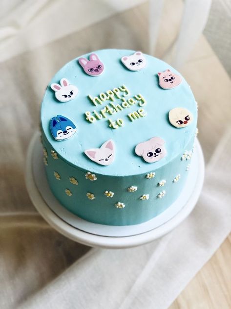 Stay Birthday Cake, Skzoo Cake Ideas, Skz Bday Cake, Skzoo Birthday Cake, Stray Kids Cake Birthday Ideas, Straykids Birthday Cake, Stray Kids Birthday Party Ideas, Stray Kids Cake Birthday, Skz Cake Ideas