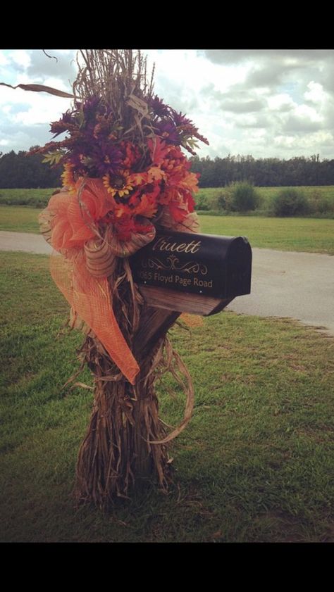 Fall Mailbox Decorating Ideas Mail Boxes, Mailbox Fall Decorating Ideas, Decorating Mailbox For Fall, Fall Mailbox Swag Diy, Fall Mailbox Swag, Fall Mailbox Decorating Ideas, Mailbox Decorating Ideas, Fall Decorated Mailboxes, Fall Mailbox Decor