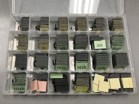 Use a bead box to store Fundations letter tiles for digraphs, glued sounds, and blank tiles. This box makes it easy to collect and distribute the tiles to the students when it comes time for them to add the tiles to their own letter boards. Fundations Materials Organization, Fundations Second Grade Organization, Fundations First Grade Organization, Fundations Classroom Set Up, Fundations Kindergarten, First Grade Organization, Student Board, Intervention Specialist, Wilson Reading