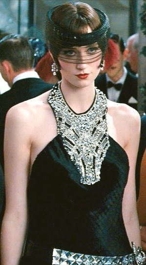 Jordan Baker from 'The Great Gatsby' played by Elizabeth Debicki. Costume Designer: Catherine Martin. Esme Squalor, The Great Gatsby Movie, Look Gatsby, Gatsby Movie, The Great Gatsby 2013, Jordan Baker, Gatsby Costume, Great Gatsby Theme, Baz Luhrmann