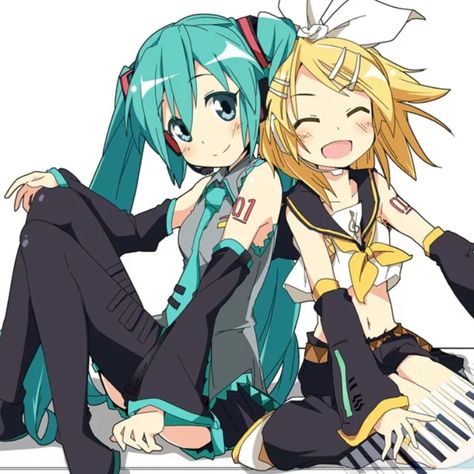 Hatsune Miku And Rin, Rinku Vocaloid, Rin And Miku, Miku X Rin, Miku And Rin, Vocaloid Ships, Kaai Yuki, Rin Kagamine, Silly Shirt