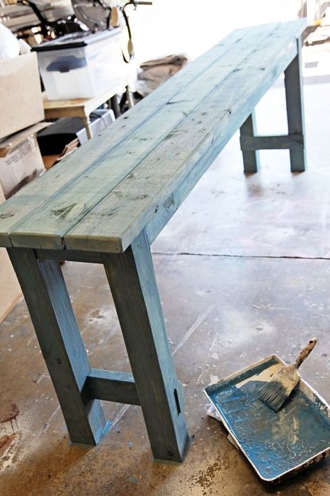 How to use watered down milk paint to get a beachy look on newly built DIY no-nails console table by Shabbyfufu featured on @Remodelaholic Diy Rustic Buffet Table, Table Island, Sofa Bar, Rustic Console, Diy Console, Outdoor Console Table, Diy Console Table, Restoration Hardware Inspired, Driftwood Table