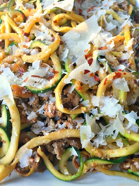 Ground Turkey Pesto Yellow Squash and Zucchini Noodles Ground Turkey Pesto, Turkey Pesto, Squash And Zucchini, Zoodle Recipes, Veggie Noodles, Spiralizer Recipes, Yellow Squash, Ground Turkey Recipes, Paleo Dinner